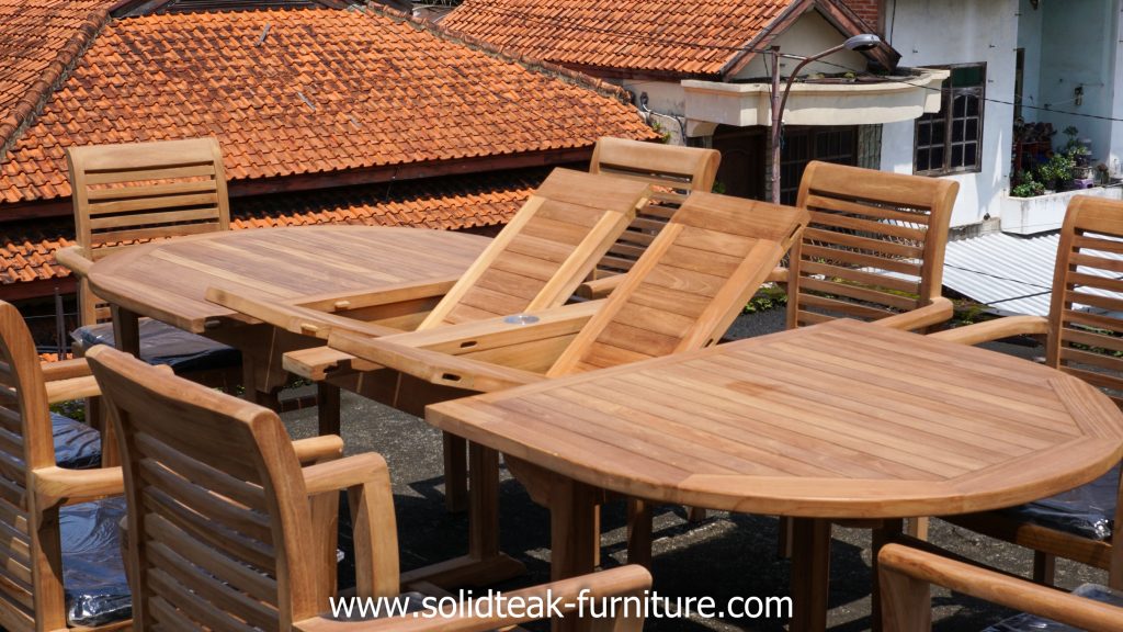 comparison table of teak vs aluminum outdoor furniture