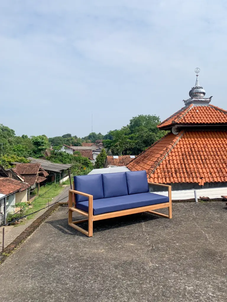 Teak outdoor furniture for garden